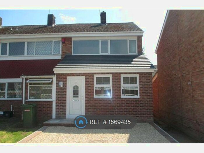 3 Bedroom End Of Terrace House To Rent In Fir Grove, Wolverhampton, WV3