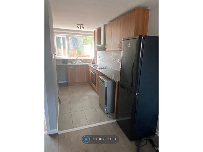 2 Bedroom Maisonette To Rent In Beckett Court, Nottingham, NG4