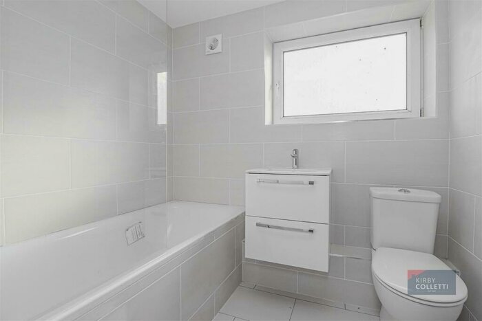 1 Bedroom Flat To Rent In Winford Drive, Broxbourne, EN10