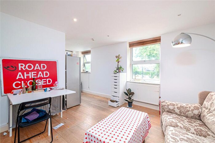 2 Bedroom Apartment To Rent In Windsor Court, High Street, Crouch End, London, N8