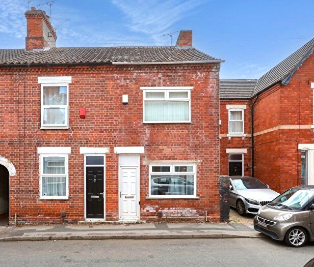 3 Bedroom End Of Terrace House For Sale In John Street, Worksop, S80