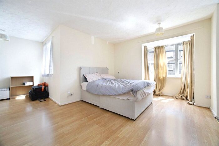 Studio To Rent In Lowry Court, London, Stubbs Drive, SE16