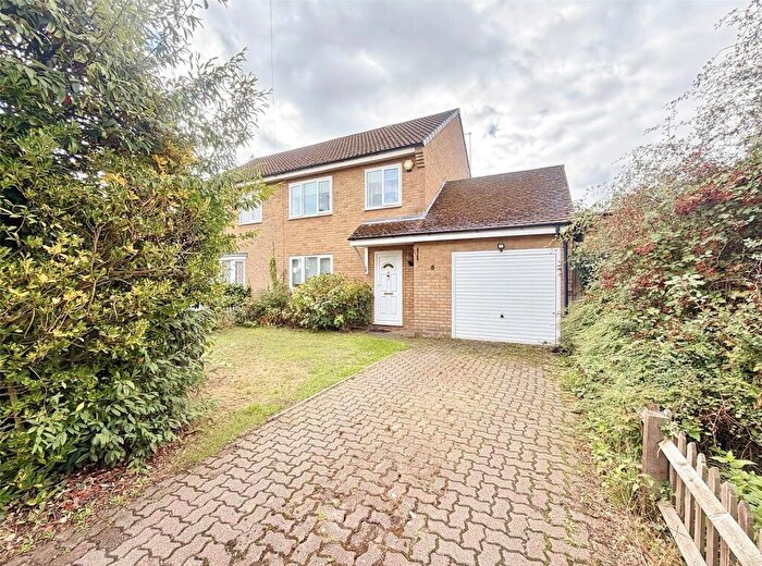 3 Bedroom Semi Detached House To Rent In Otter Close, Verwood, Dorset, BH31