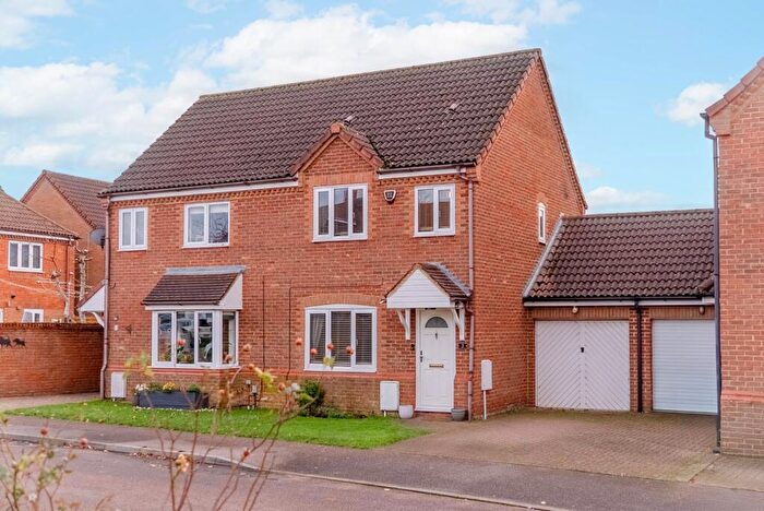 3 Bedroom Semi Detached House For Sale In Cornwallis Drive, Eaton Socon, Cambridgeshire, PE19