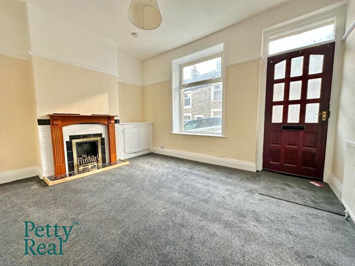 3 Bedroom Terraced House For Sale In Craven Street, Barnoldswick, BB18