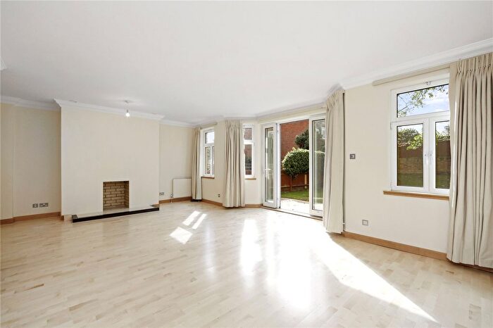 4 Bedroom Flat To Rent In Greenaway Gardens, Hampstead, London, NW3