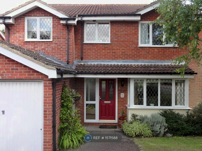 5 Bedroom Detached House To Rent In Lark Close, Buckingham, MK18