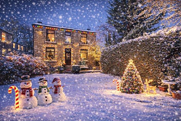 3 Bedroom Detached House For Sale In Bradford Road, Idle, Bradford, BD10