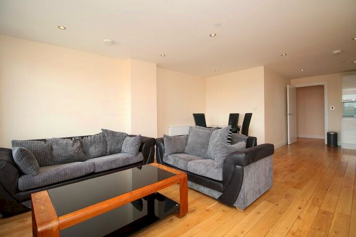 2 Bedroom Flat To Rent In Shirley Street, Canning Town, London, E16