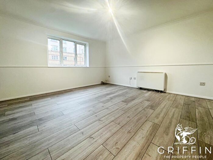1 Bedroom Flat To Rent In Lewes Close, Grays, RM17