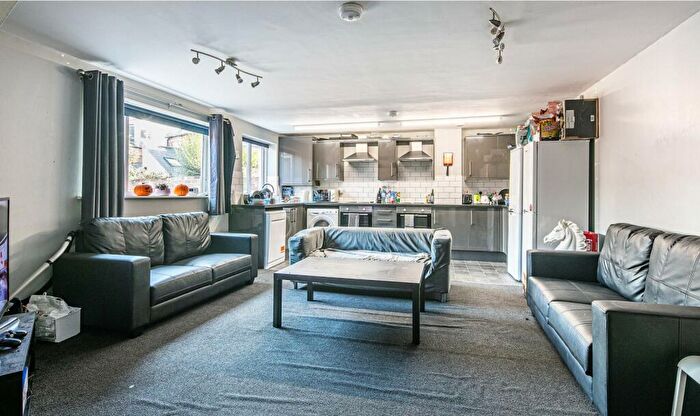 8 Bedroom House To Rent In Rosedale Road, Sheffield, S11