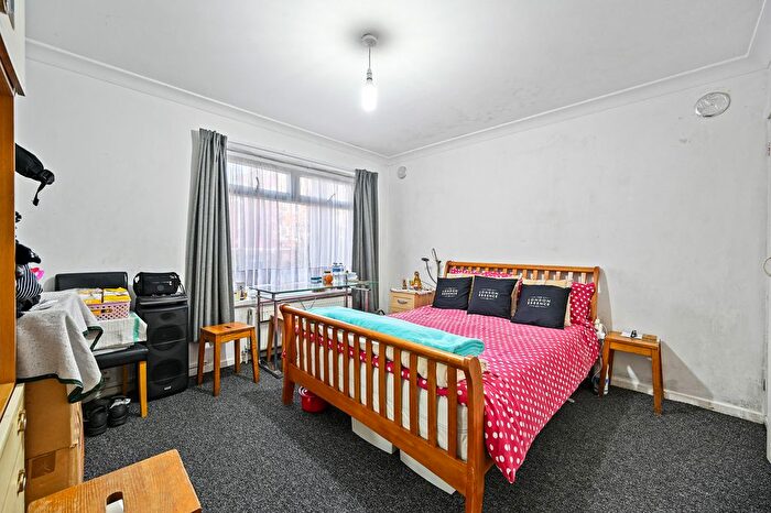 1 Bedroom Flat For Sale In Craven Park Road, London, NW10