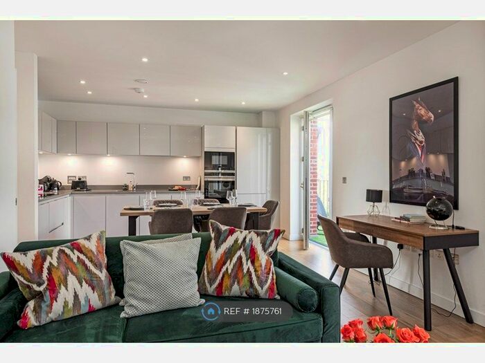 2 Bedroom Flat To Rent In Sidonie Apartments, London, SW11