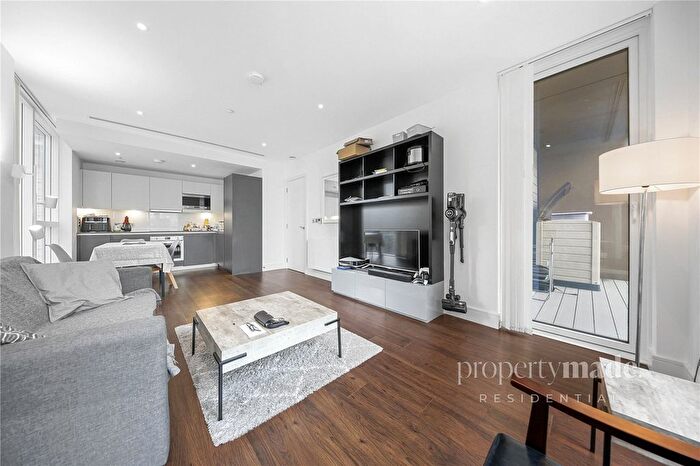 2 Bedroom Flat To Rent In Maine Tower, Harbour Way, London, E14