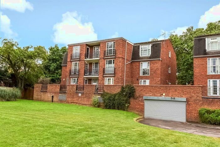 1 Bedroom Flat To Rent In Wellington Road, Enfield, Middlesex, EN1