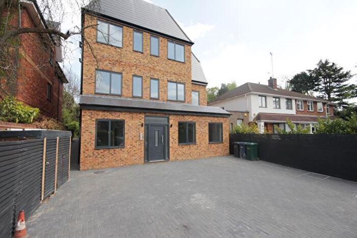 3 Bedroom Flat To Rent In Woodside Grange Road, Woodside Park, London, N12