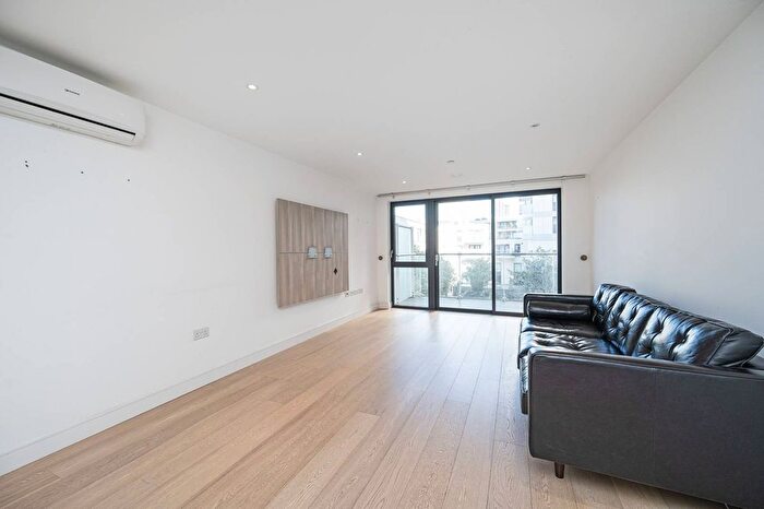 3 Bedroom Flat To Rent In Commercial Street, Tower Hamlets, London, E1