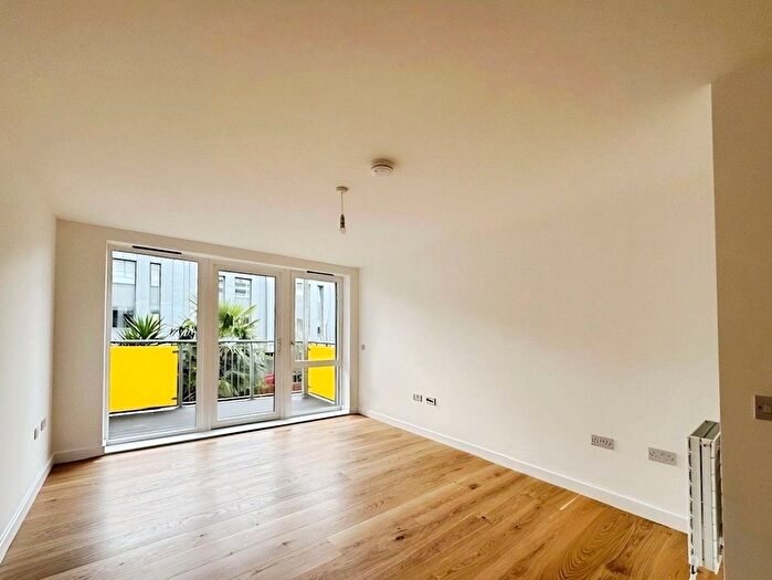 1 Bedroom Flat To Rent In Wharncliffe Mews, London, SW4