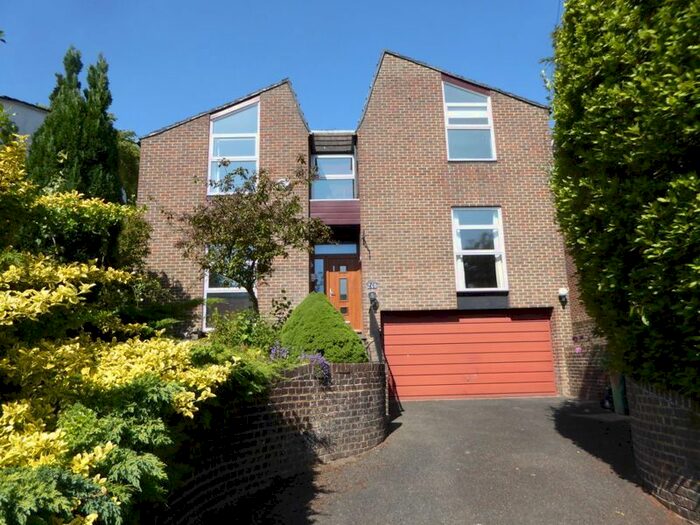 4 Bedroom Detached House To Rent In Chipstead Way, Banstead, SM7