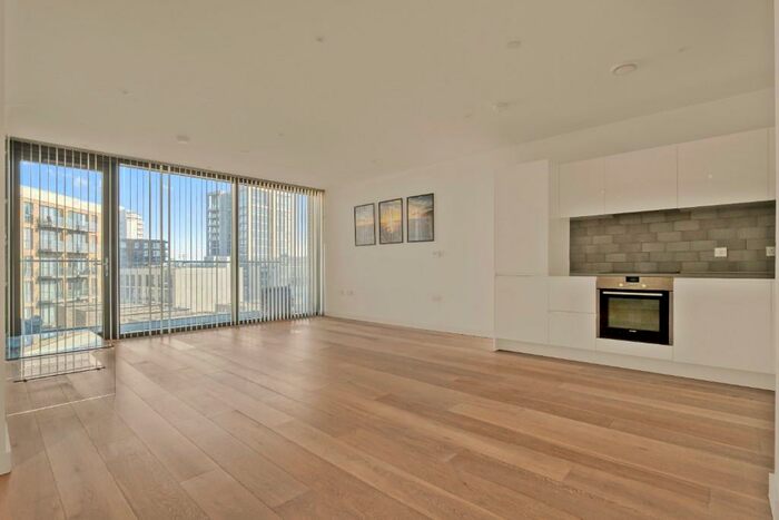 2 Bedroom Apartment To Rent In Schooner Road, London, E16