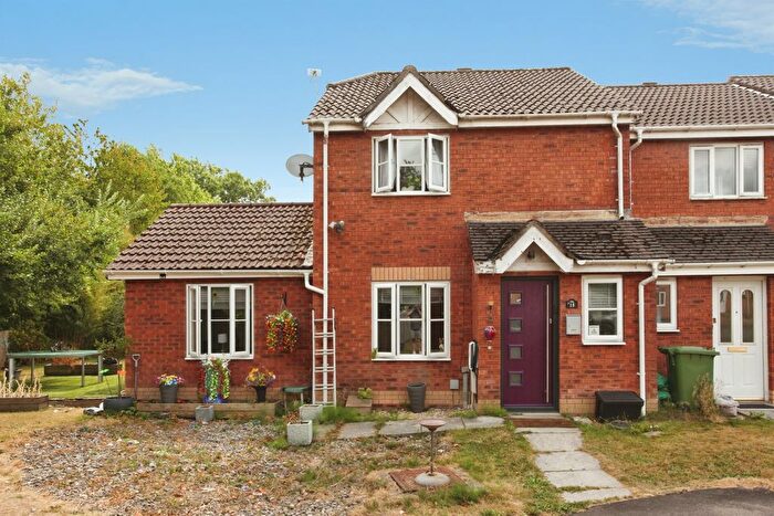 3 Bedroom End Of Terrace House For Sale In Coed Mieri, Tyla Garw, Pontyclun, CF72