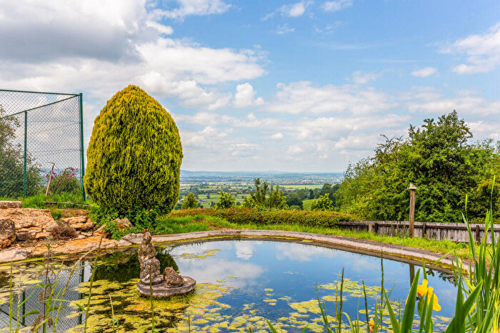 4 Bedroom Detached House For Sale In Grunters Lane, Edge, Stroud, GL6