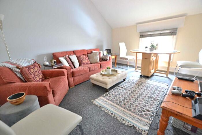 1 Bedroom Flat To Rent In London Road, Reading, RG1