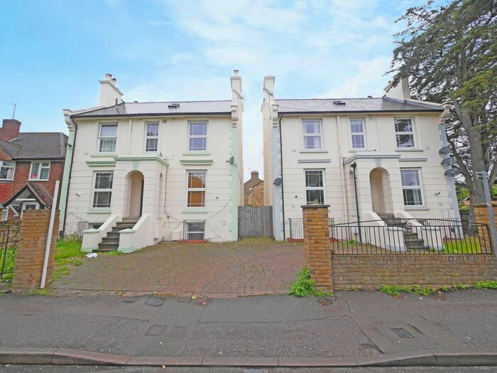 1 Bedroom Flat To Rent In Cleveland Road, Uxbridge, UB8