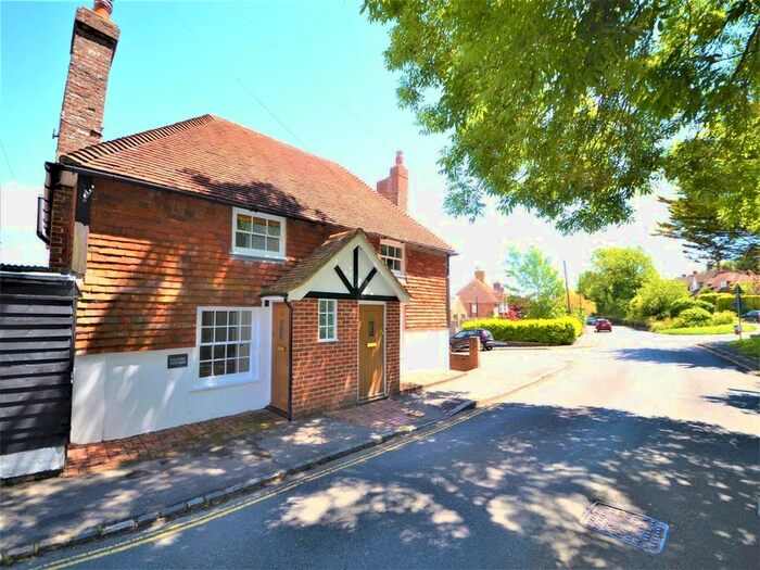 3 Bedroom Semi-Detached House To Rent In Wish Hill, Eastbourne, BN20