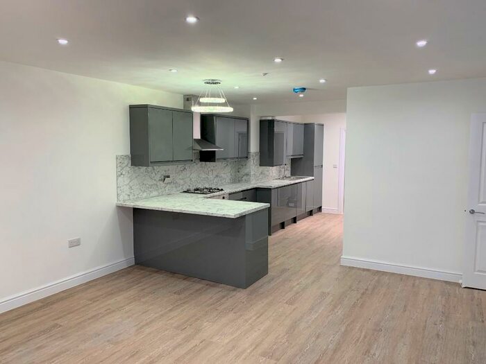 2 Bedroom Flat To Rent In Tudor Street, Cardiff(City), CF11