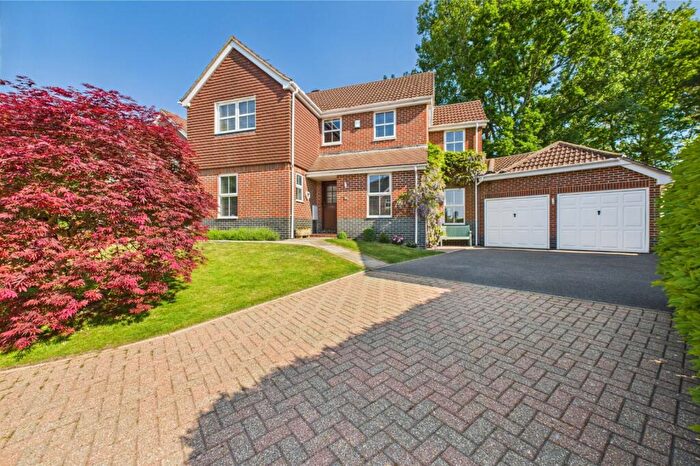 5 Bedroom Detached House For Sale In Mallow Close, Broadstone, Dorset, BH18