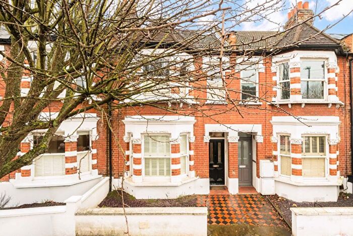 2 Bedroom Flat To Rent In Vanderbilt Road, Earlsfield, SW18