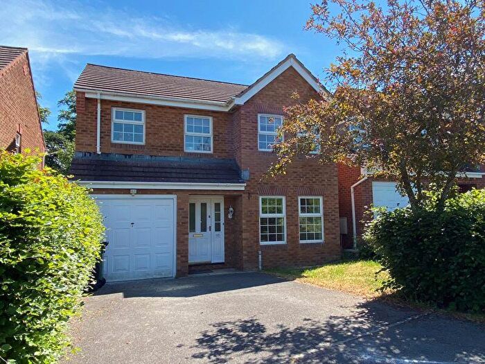4 Bedroom Detached House To Rent In Fynamore Gardens, Calne, SN11