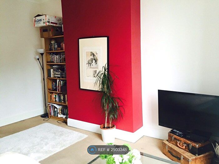 2 Bedroom Flat To Rent In Anerley Hill, London, SE19