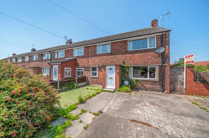 3 Bedroom End Of Terrace House For Sale In Northfield, Barlby, YO8