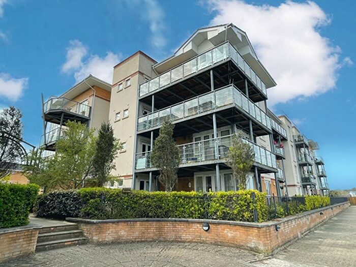 2 Bedroom Flat For Sale In Hawkeswood Road, Southampton, SO18