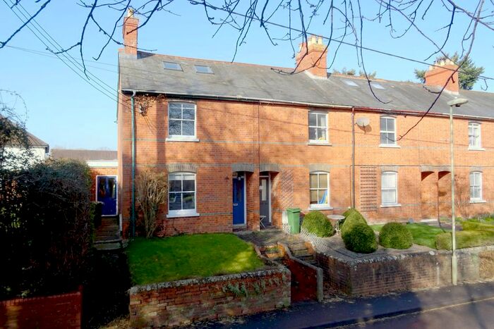 3 Bedroom End Of Terrace House For Sale In Newbury Road, Kingsclere, Newbury, RG20