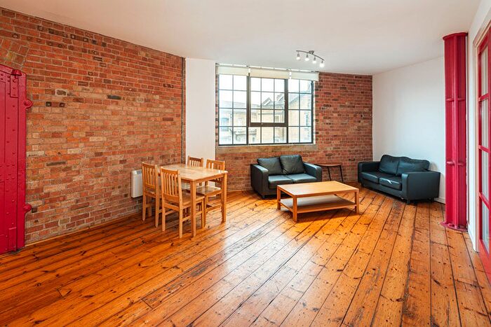 4 Bedroom Flat To Rent In Barck Church Lane, Liverpool Street, E1