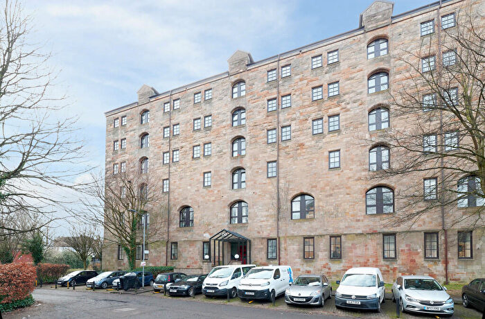 2 Bedroom Apartment To Rent In Bell Street, Superior Bedroom Part Furnished Apartment, Merchant City - Available //, G4