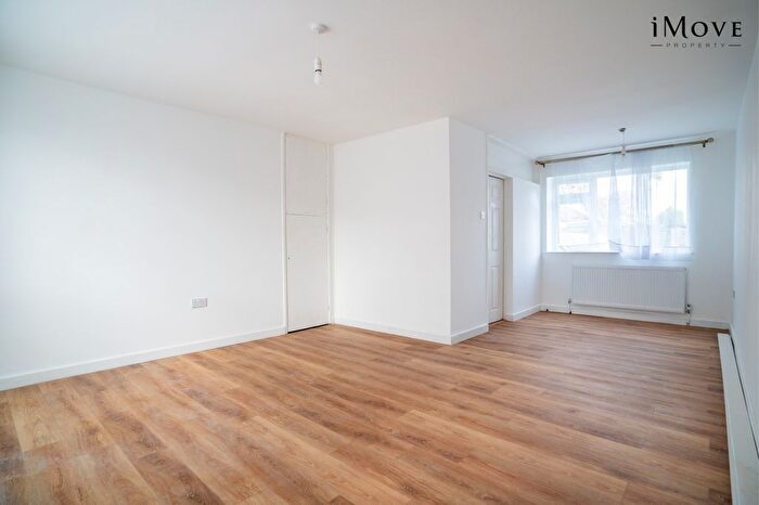 2 Bedroom Flat To Rent In South Norwood Hill, London, SE25