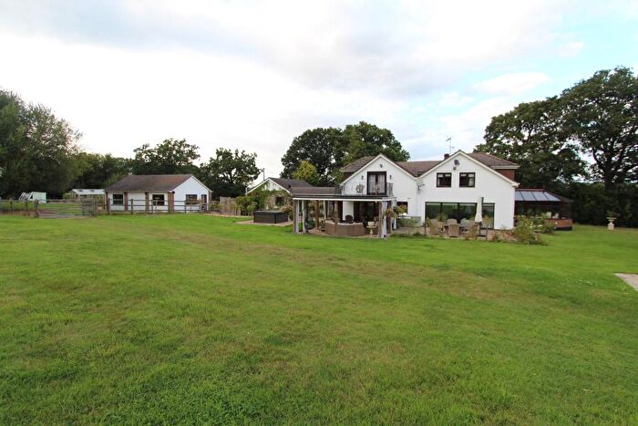 5 Bedroom Detached House For Sale In Forest Road, Swanmore, SO32