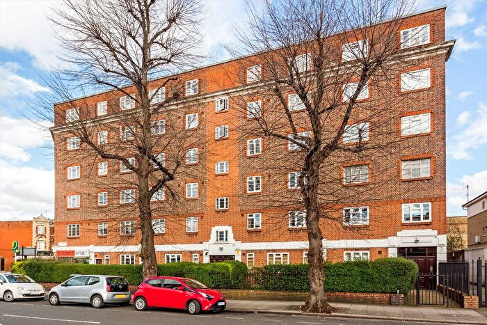 2 Bedroom Flat For Sale In Uxbridge Road, Shepherds Bush, W12