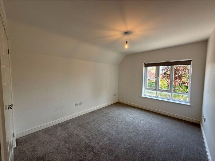 2 Bedroom Maisonette For Sale In Southend Road, Bradfield Southend, Reading, RG7