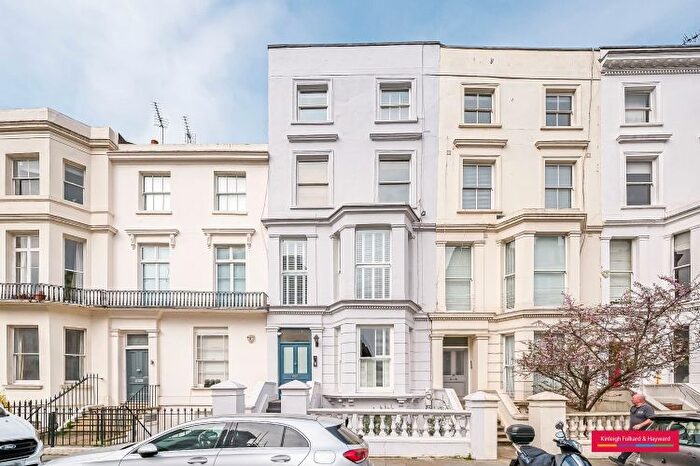 2 Bedroom Flat To Rent In Campden Grove, London, W8