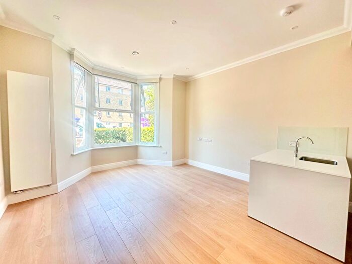 1 Bedroom Flat To Rent In Green Lanes, London, N4
