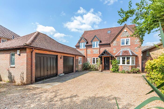 6 Bedroom Detached House For Sale In Two Dells Lane, Ashley Green, HP5