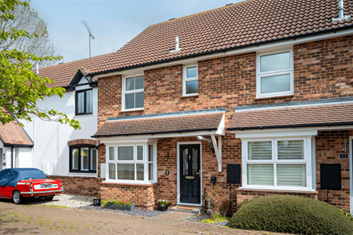 3 Bedroom Terraced House For Sale In Russetts, Basildon, SS16