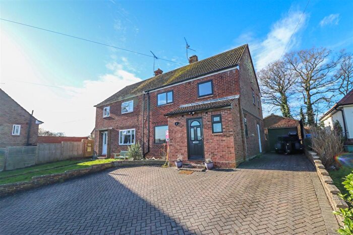3 Bedroom Semi-Detached House For Sale In Green Springs, Crondall, Farnham, GU10