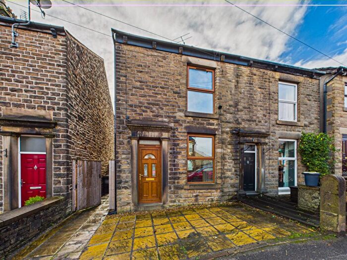 2 Bedroom Semi Detached House To Rent In Albion Road, New Mills, SK22