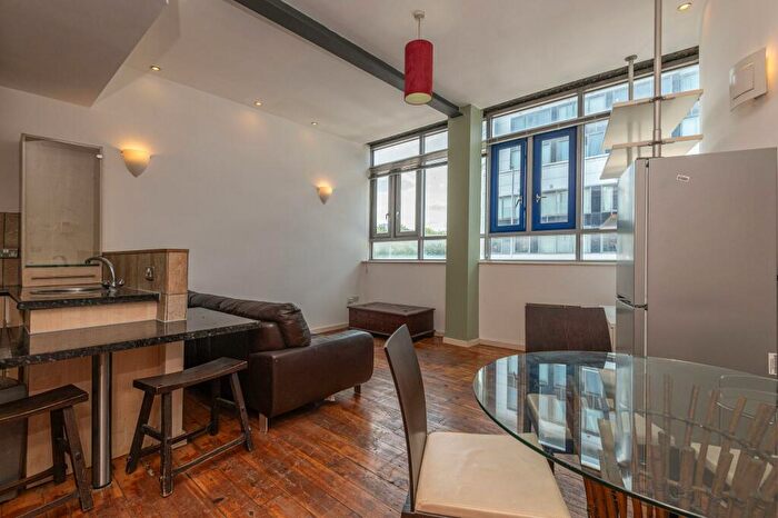 2 Bedroom Flat To Rent In Byron Street, Leeds, LS2